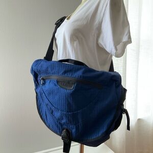 L.L. Bean Navy and Black Laptop Messenger Crossbody Bag